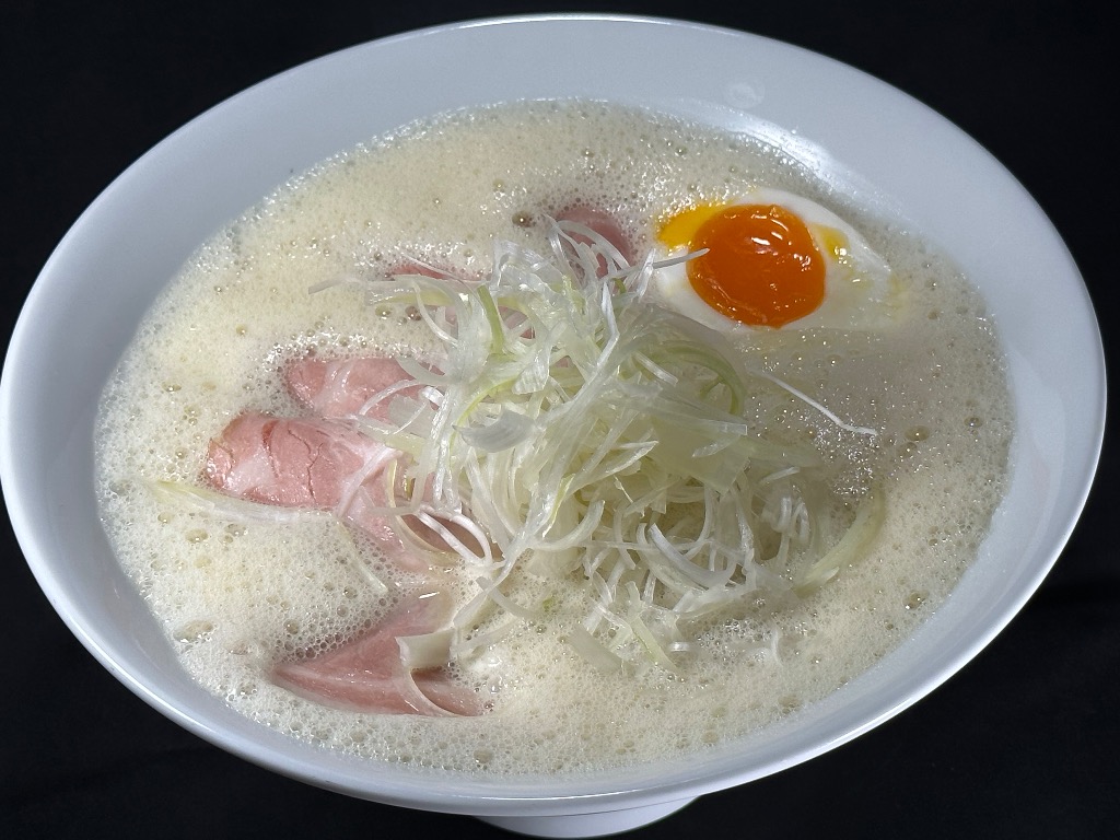 鶏白湯といえば「らーめん　ぴ！」